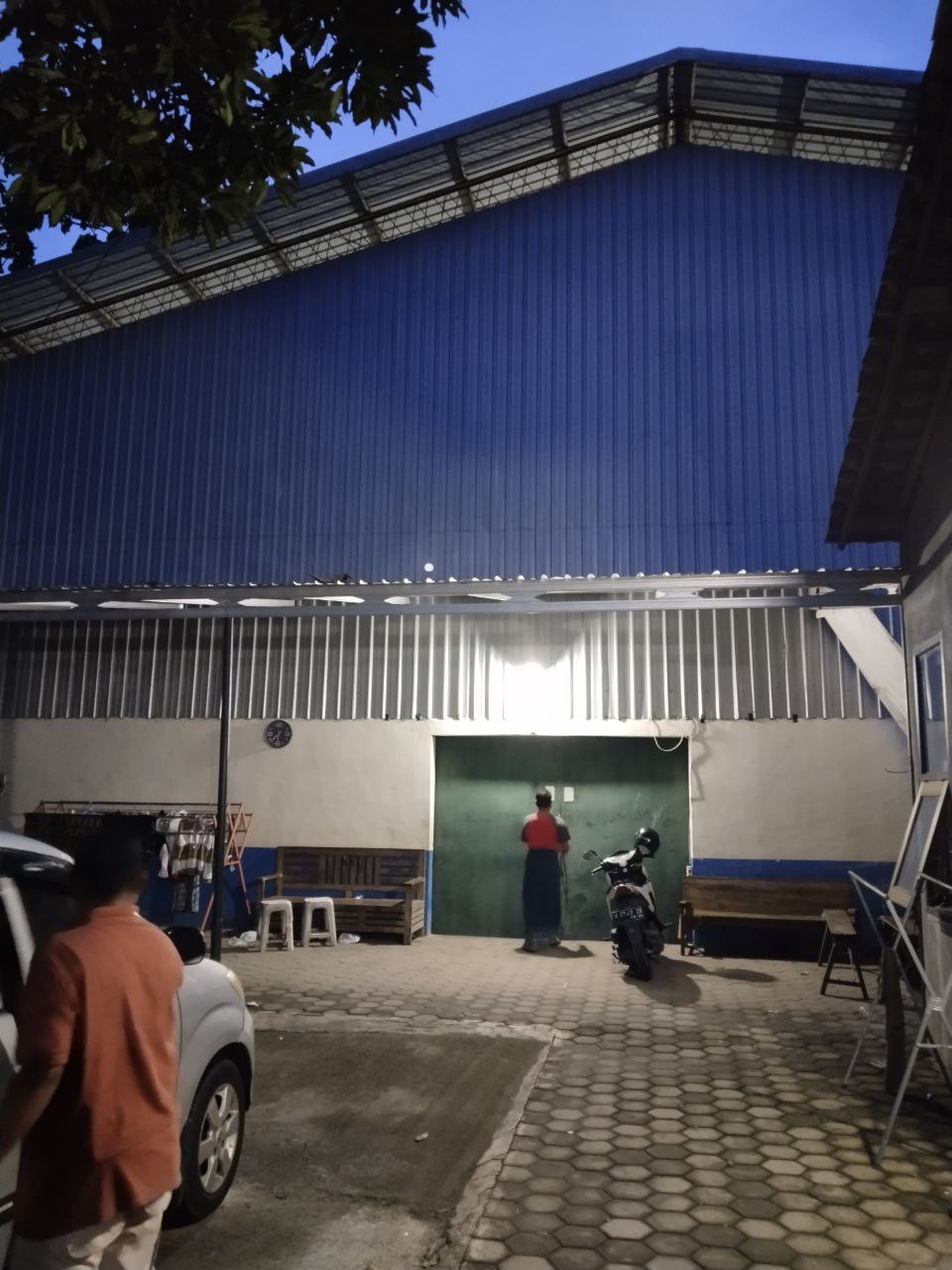 Gudang Dan Rumah Huni